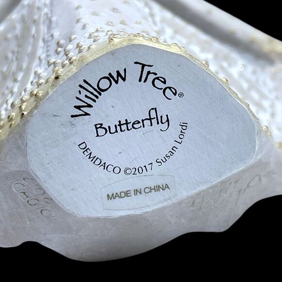 Signed Willow Tree Butterfly sculpted figure by Susan Lordi 6.5” Tall - Picture 8 of 10